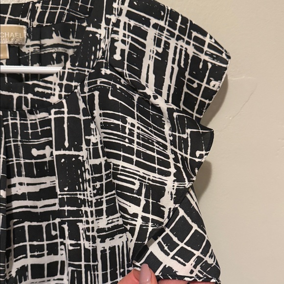 MICHAEL Michael Kors Black and White Patterned Blouse 4 - Picture 4 of 8
